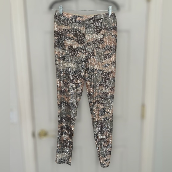 ✨NEW✨NWT✨VENUS Sequin Camo Leggings - Size Large - Picture 6 of 9